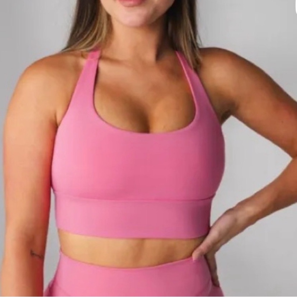 Smooth Scoop Neck Pink Sports Bra - Women